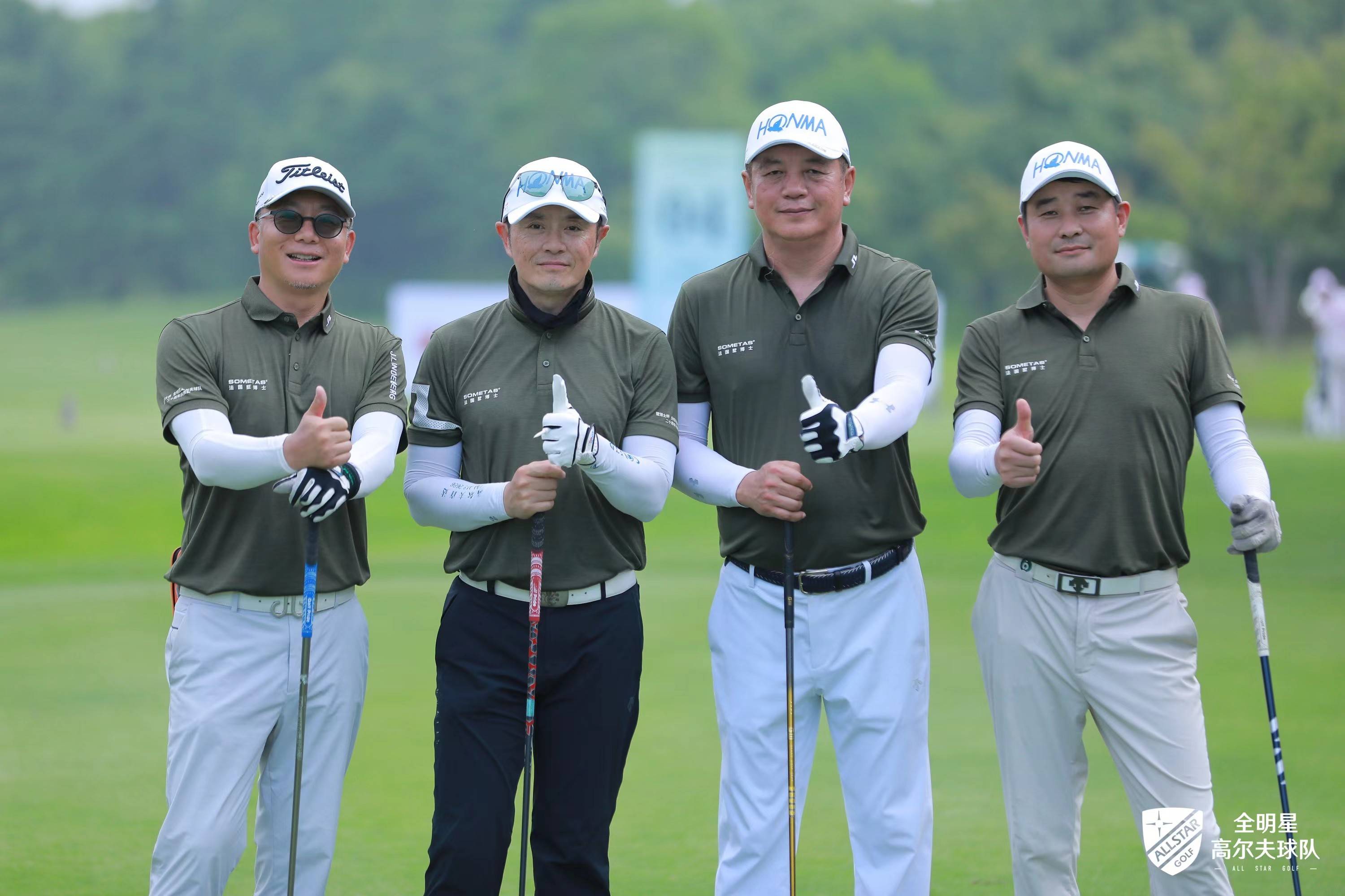 包含高尔夫再创历史，冠军实至名归的词条