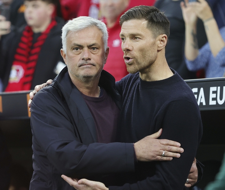 开云体育下载-威廉姆斯横扫索伯车队，阿隆索统治全场