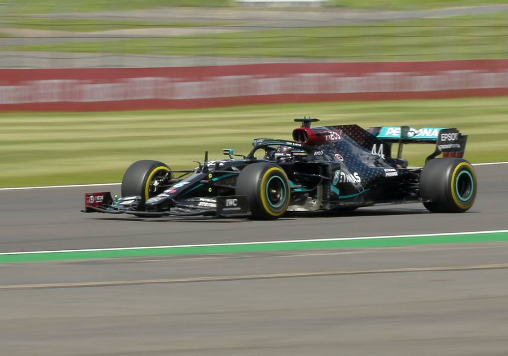 开云体育中国-阿斯顿马丁险胜梅赛德斯，勒克莱尔带队取胜