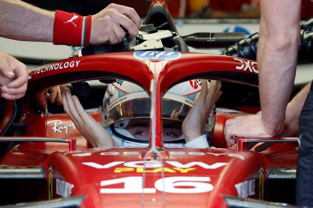 阿斯顿马丁险胜梅赛德斯，勒克莱尔带队取胜