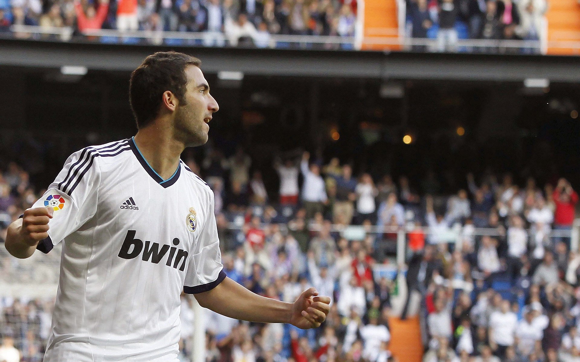 开云平台-尼日利亚塞维利亚强势晋级，梅西东决关键战接管比赛，绿茵场上的双重辉煌